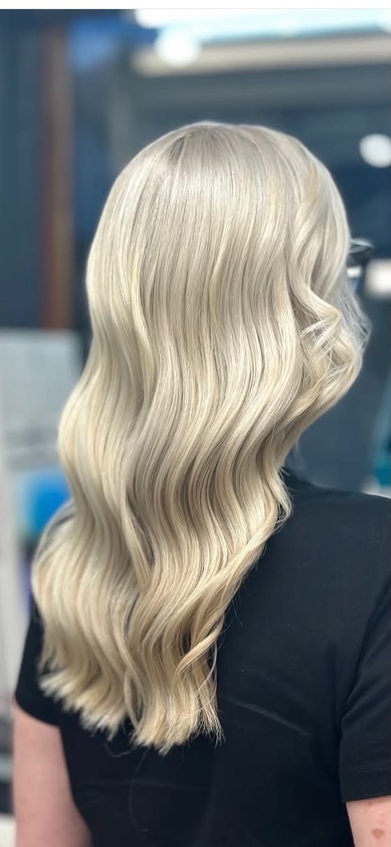Chłodny perłowy blond po koloryzacji